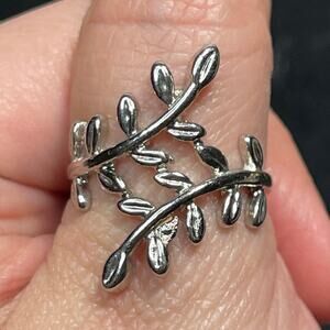 Olive Leaf Shiny Silver Tone Statement Ring Modern Minimalist Size 7